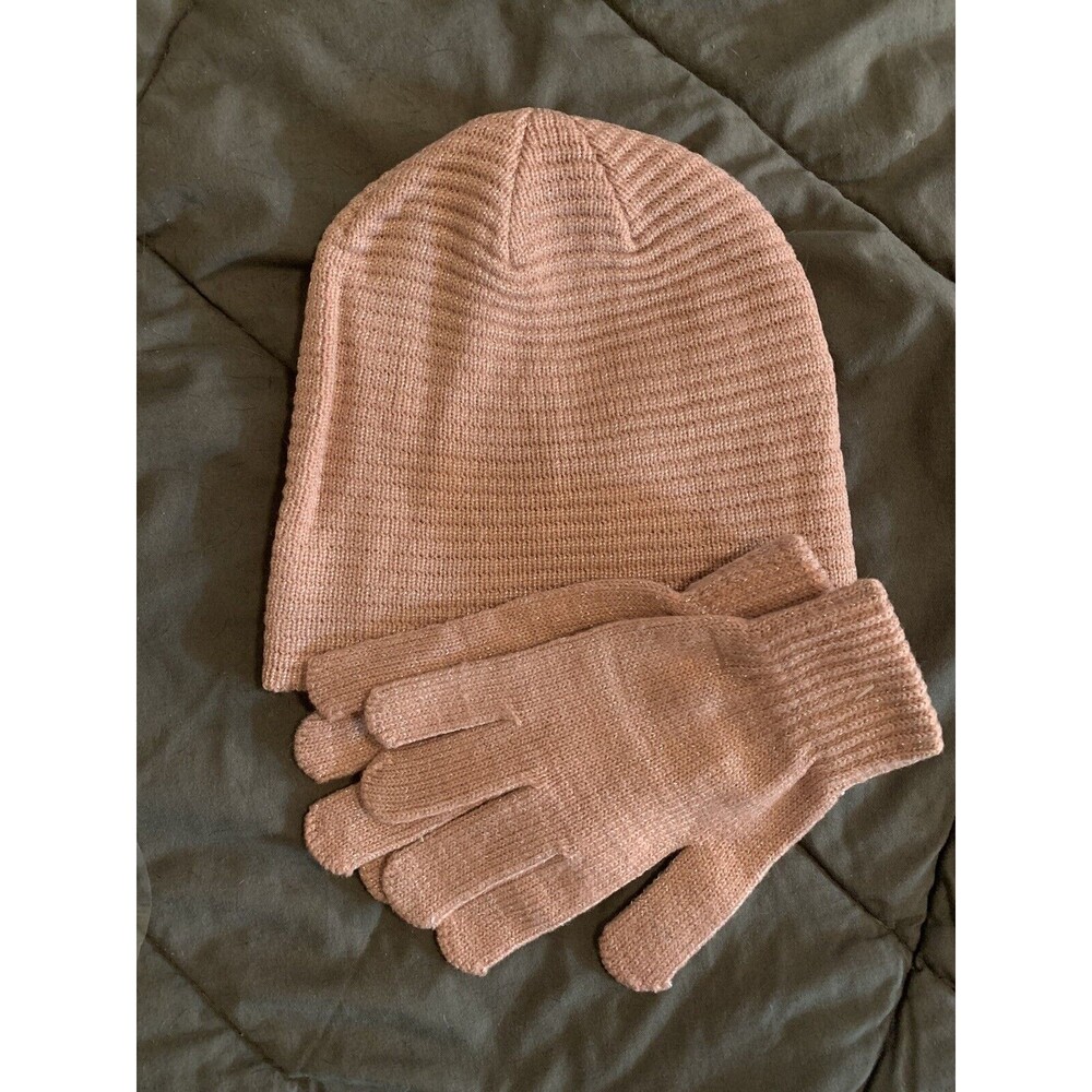 Hat Attack beanie And Gloves New In Package Pink Shiny